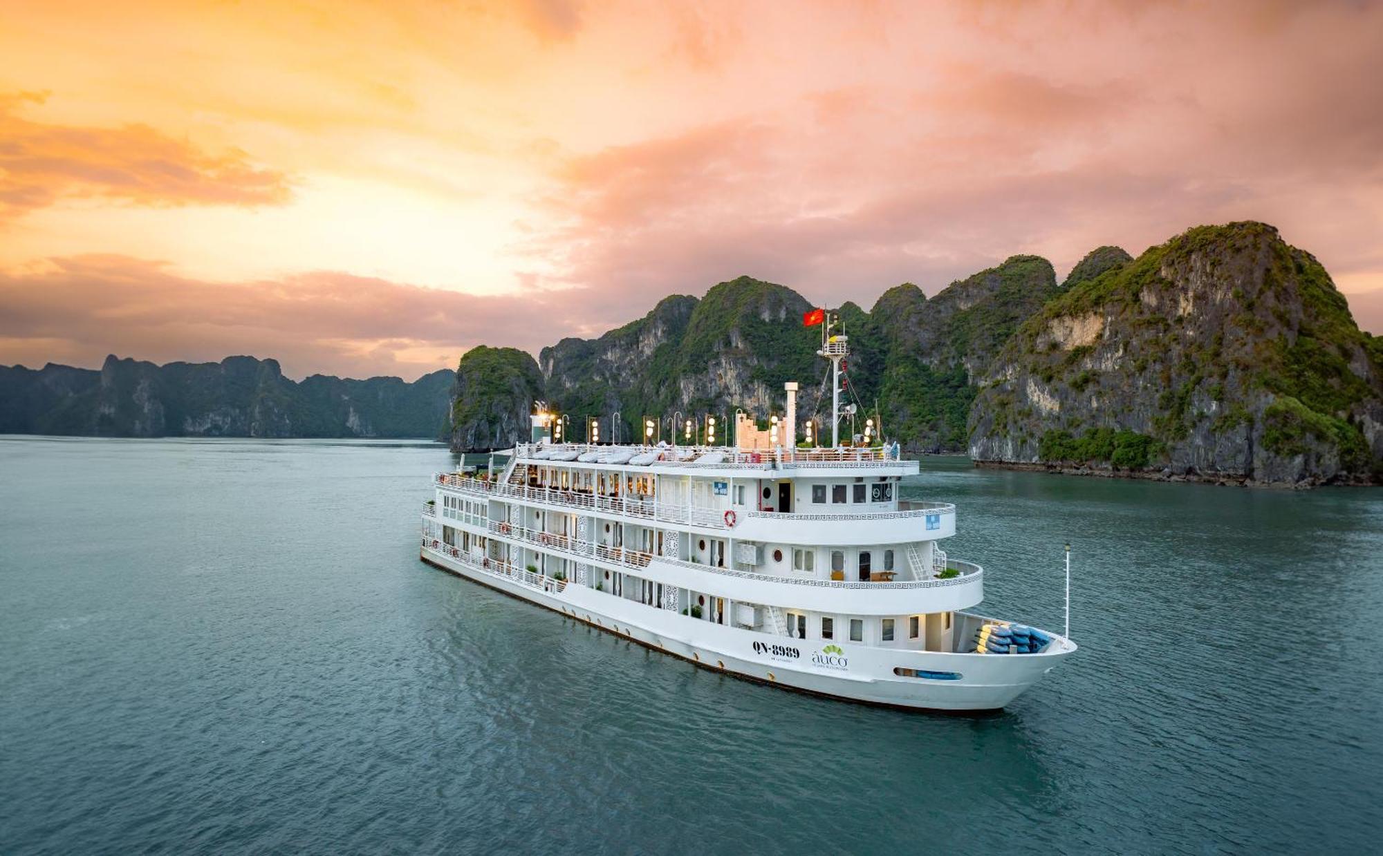 ホテル The Au Co Cruise - Managed By Bhaya Cruise ハロン エクステリア 写真